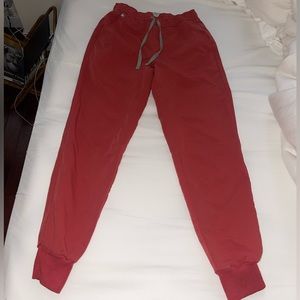 FIGS Men Tansen Jogger Salmon Orange with Gray String Size XS Short